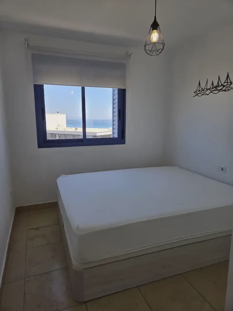 2 bedroom Penthouse for rent in Alicante / Alacant city with pool garage - € 2,800 (Ref: 9850608)