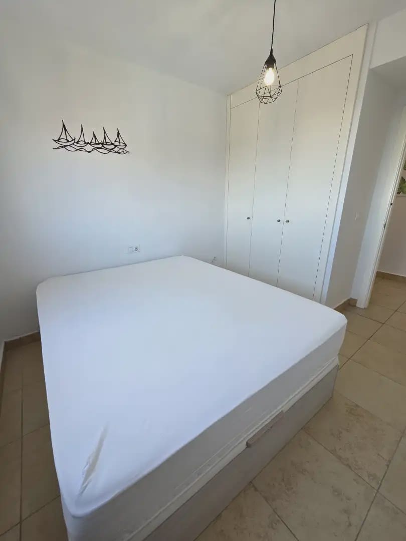 2 bedroom Penthouse for rent in Alicante / Alacant city with pool garage - € 2,800 (Ref: 9850608)