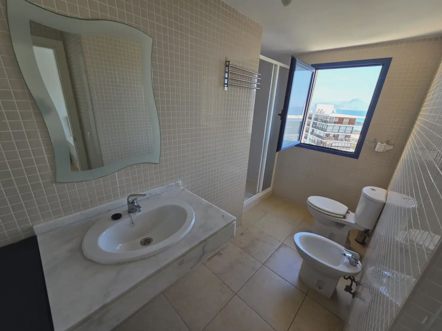 2 bedroom Penthouse for rent in Alicante / Alacant city with pool garage - € 2,800 (Ref: 9850608)