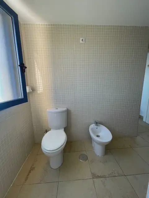 2 soverom Penthouse til leie i Alicante by med svømmebasseng garasje - € 2 350 (Ref: 9850608)