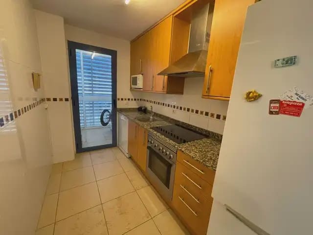 2 soverom Penthouse til leie i Alicante by med svømmebasseng garasje - € 2 350 (Ref: 9850608)