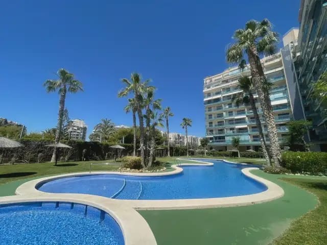 2 soverom Penthouse til leie i Alicante by med svømmebasseng garasje - € 2 350 (Ref: 9850608)