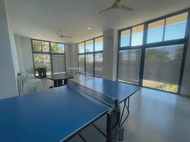 2 soverom Penthouse til leie i Alicante by med svømmebasseng garasje - € 2 350 (Ref: 9850608)