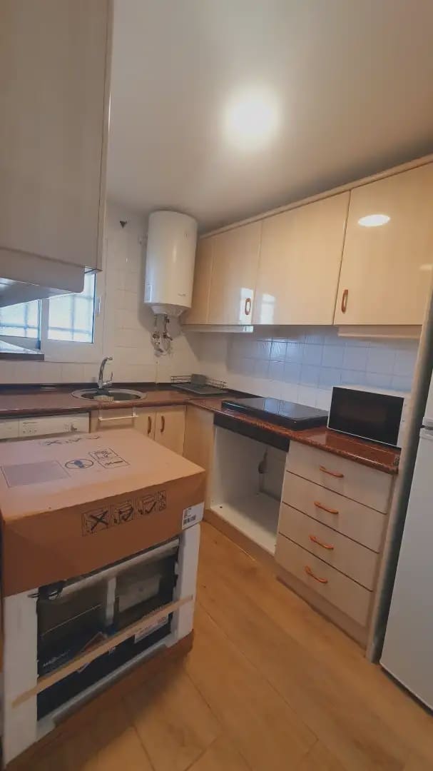 2 Zimmer Wohnung zu vermieten in Alicante / Alacant Stadt mit Pool Garage - 1.200 € (Ref: 9858973)
