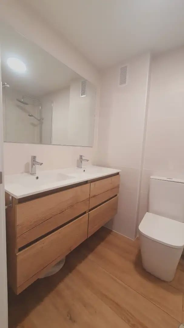 2 Zimmer Wohnung zu vermieten in Alicante / Alacant Stadt mit Pool Garage - 1.200 € (Ref: 9858973)