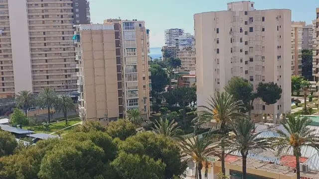 2 Zimmer Wohnung zu vermieten in Alicante / Alacant Stadt mit Pool Garage - 1.200 € (Ref: 9858973)