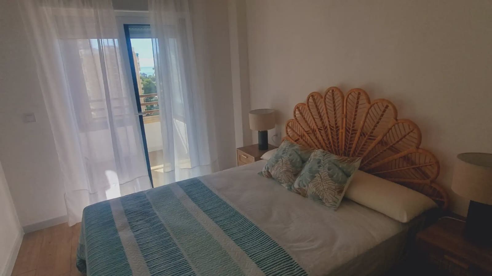 2 Zimmer Wohnung zu vermieten in Alicante / Alacant Stadt mit Pool Garage - 1.200 € (Ref: 9858973)