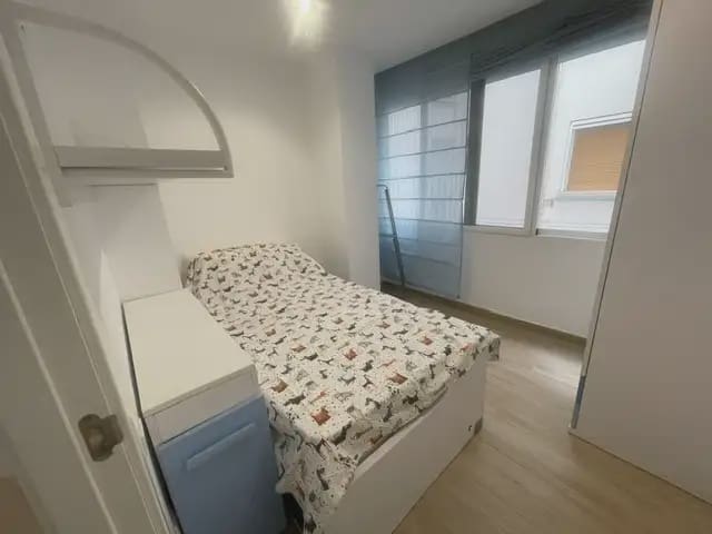 3 bedroom Flat for rent in Alicante / Alacant city - € 1,600 (Ref: 9861226)