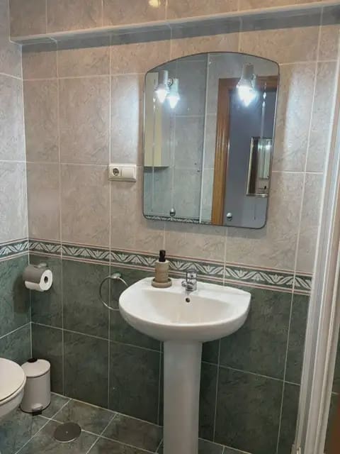 1 slaapkamer Flat te huur in Alicante stad met garage - € 1.000 (Ref: 9880324)