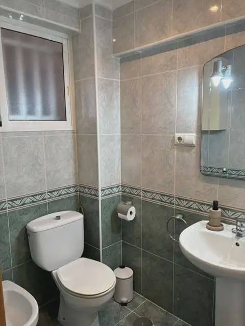 1 slaapkamer Flat te huur in Alicante stad met garage - € 1.000 (Ref: 9880324)