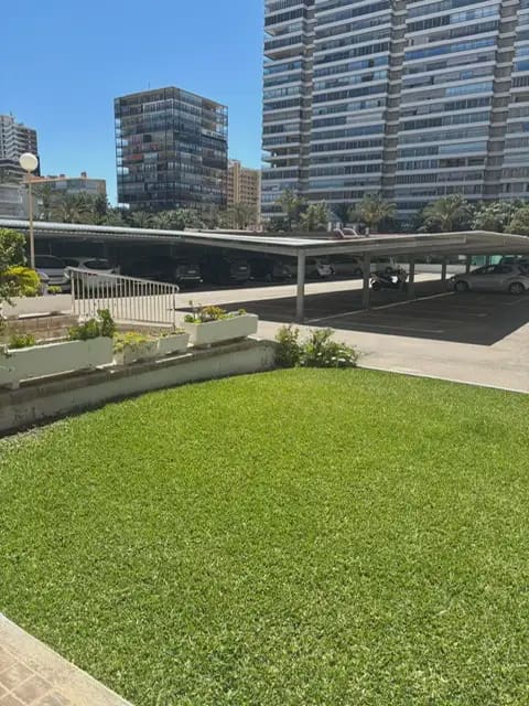 1 slaapkamer Flat te huur in Alicante stad met garage - € 1.000 (Ref: 9880324)