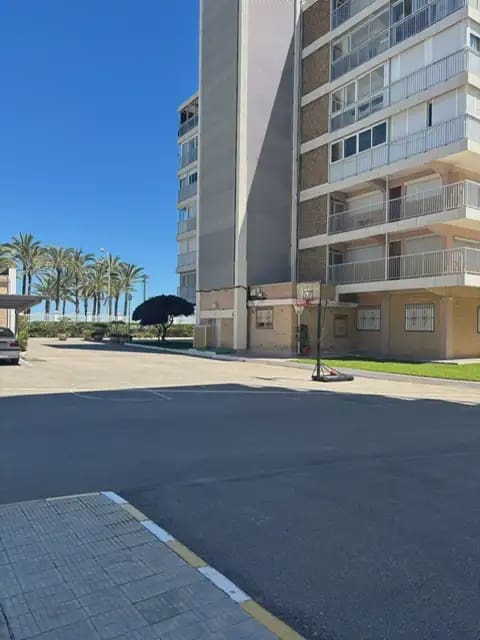1 slaapkamer Flat te huur in Alicante stad met garage - € 1.000 (Ref: 9880324)