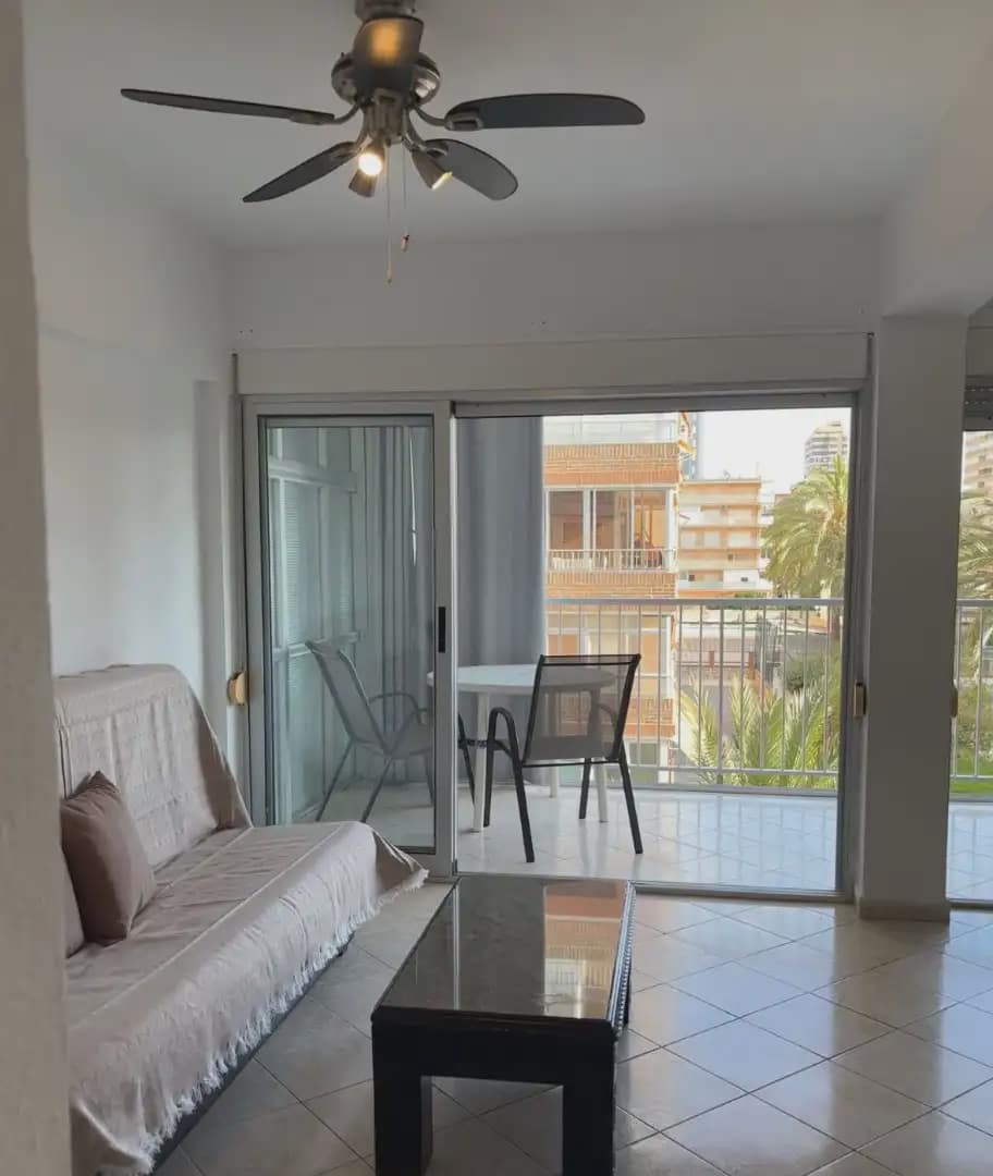 1 slaapkamer Flat te huur in Alicante stad met garage - € 1.000 (Ref: 9880324)