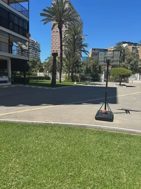 1 slaapkamer Flat te huur in Alicante stad met garage - € 1.000 (Ref: 9880324)