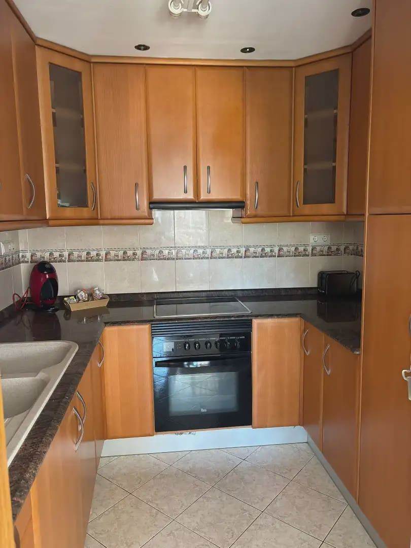 1 slaapkamer Flat te huur in Alicante stad met garage - € 1.000 (Ref: 9880324)