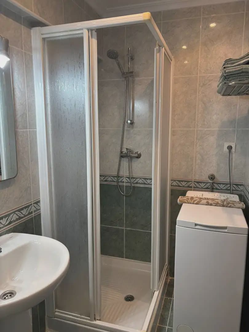1 slaapkamer Flat te huur in Alicante stad met garage - € 1.000 (Ref: 9880324)