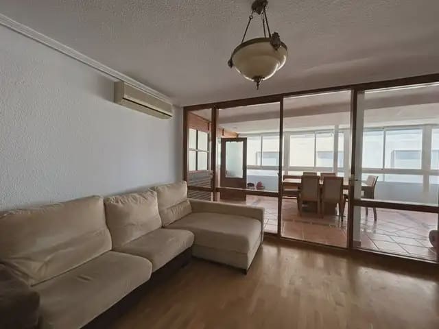 3 soveværelse Lejlighed til leje i Barrio del Centro, Alicante by - € 1.650 (Ref: 9880325)