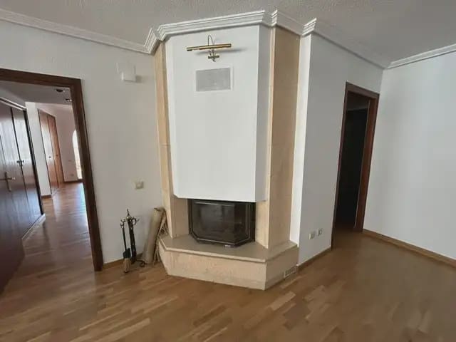 3 soveværelse Lejlighed til leje i Barrio del Centro, Alicante by - € 1.650 (Ref: 9880325)