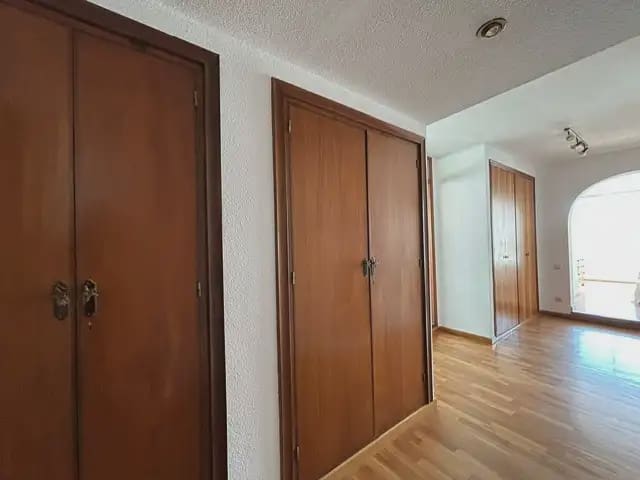 3 soveværelse Lejlighed til leje i Barrio del Centro, Alicante by - € 1.650 (Ref: 9880325)