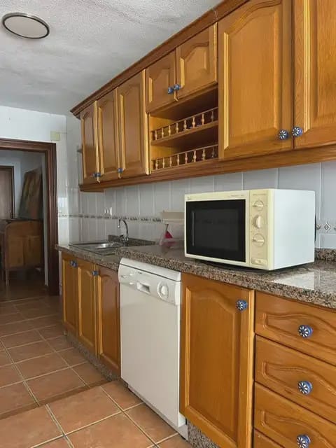 3 soveværelse Lejlighed til leje i Alicante by - € 1.650 (Ref: 9880325)