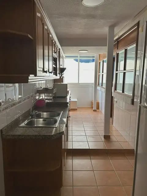 3 soveværelse Lejlighed til leje i Alicante by - € 1.650 (Ref: 9880325)