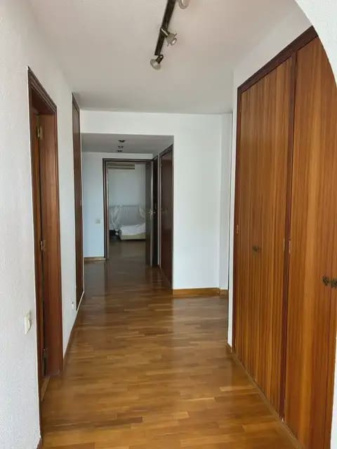 3 soveværelse Lejlighed til leje i Alicante by - € 1.650 (Ref: 9880325)