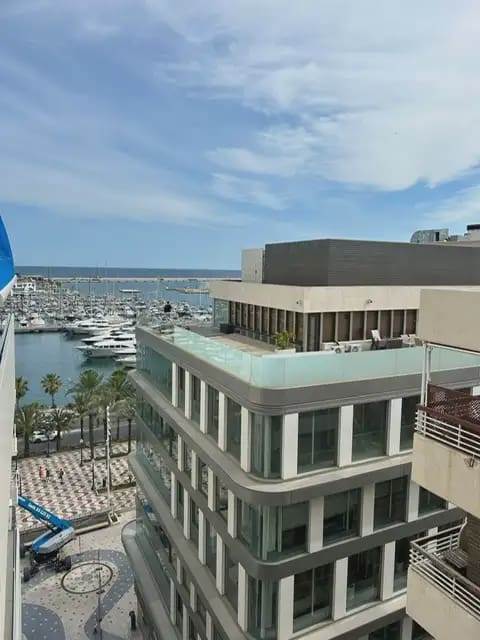 3 soveværelse Lejlighed til leje i Alicante by - € 1.650 (Ref: 9880325)