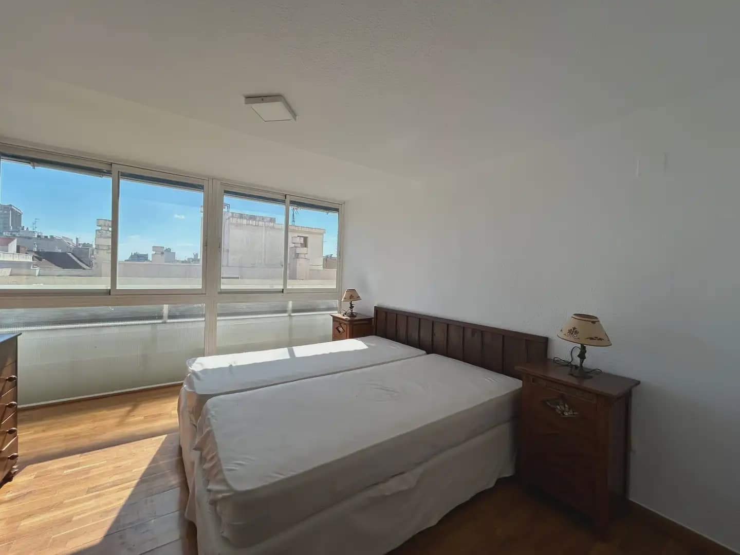 3 soveværelse Lejlighed til leje i Alicante by - € 1.650 (Ref: 9880325)