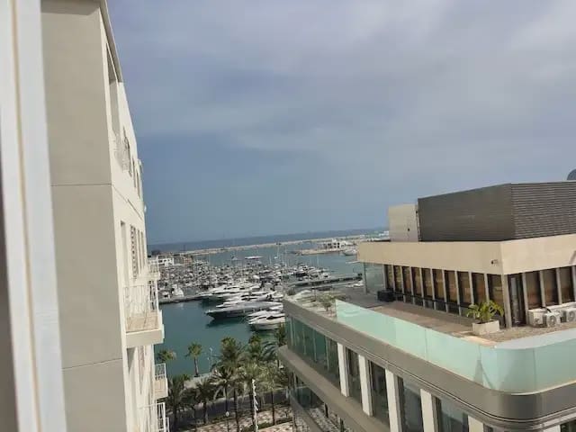Appartement de 3 chambres à louer à Barrio del Centro, Alicante ville - 1 650 € (Ref: 9880325)