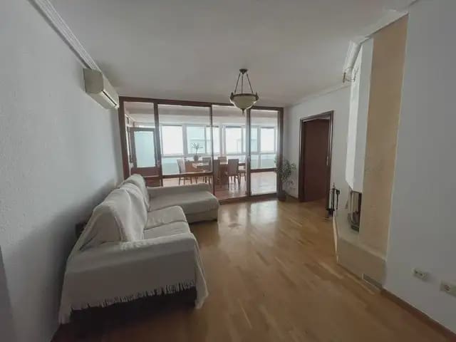 Appartement de 3 chambres à louer à Barrio del Centro, Alicante ville - 1 650 € (Ref: 9880325)