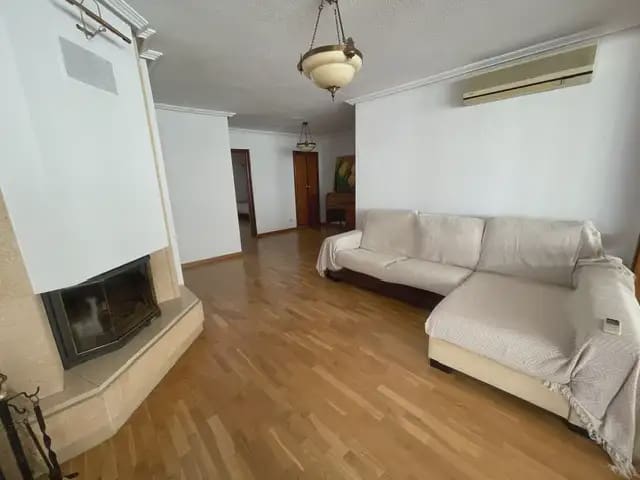 Appartement de 3 chambres à louer à Barrio del Centro, Alicante ville - 1 650 € (Ref: 9880325)