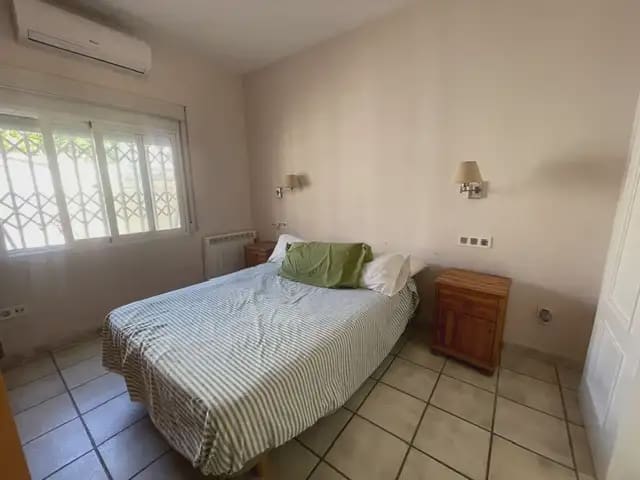 3 soveværelse Villa til salg i El Campello med swimmingpool garage - € 469.000 (Ref: 9883866)