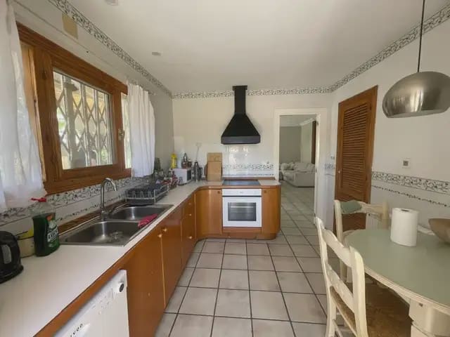 3 soveværelse Villa til salg i El Campello med swimmingpool garage - € 469.000 (Ref: 9883866)