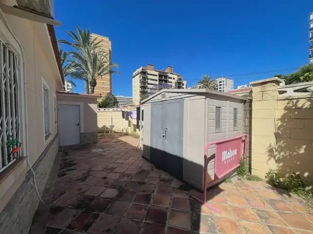 3 soveværelse Villa til salg i El Campello med swimmingpool garage - € 469.000 (Ref: 9883866)