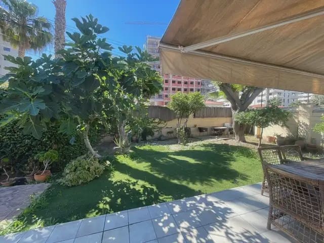 3 soveværelse Villa til salg i El Campello med swimmingpool garage - € 469.000 (Ref: 9883866)