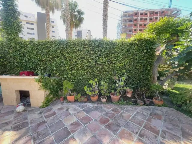 3 soveværelse Villa til salg i El Campello med swimmingpool garage - € 469.000 (Ref: 9883866)