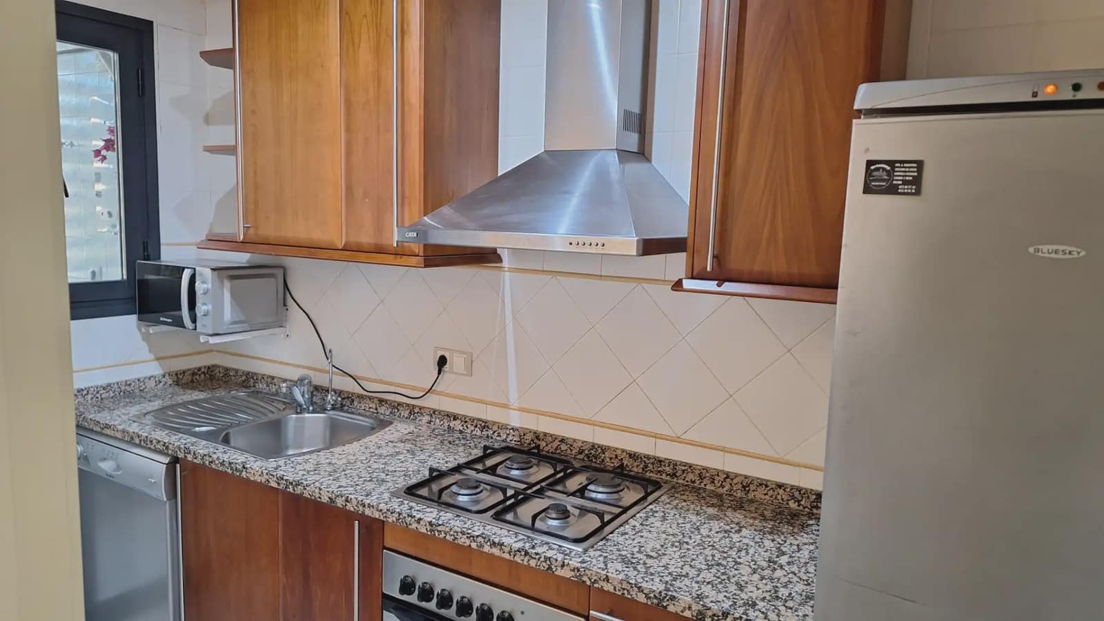 1 makuuhuone Asunto vuokrattavana paikassa Alicante kaupunki mukana uima-altaan 
autotalli - 1 360 € (Ref: 9889613)