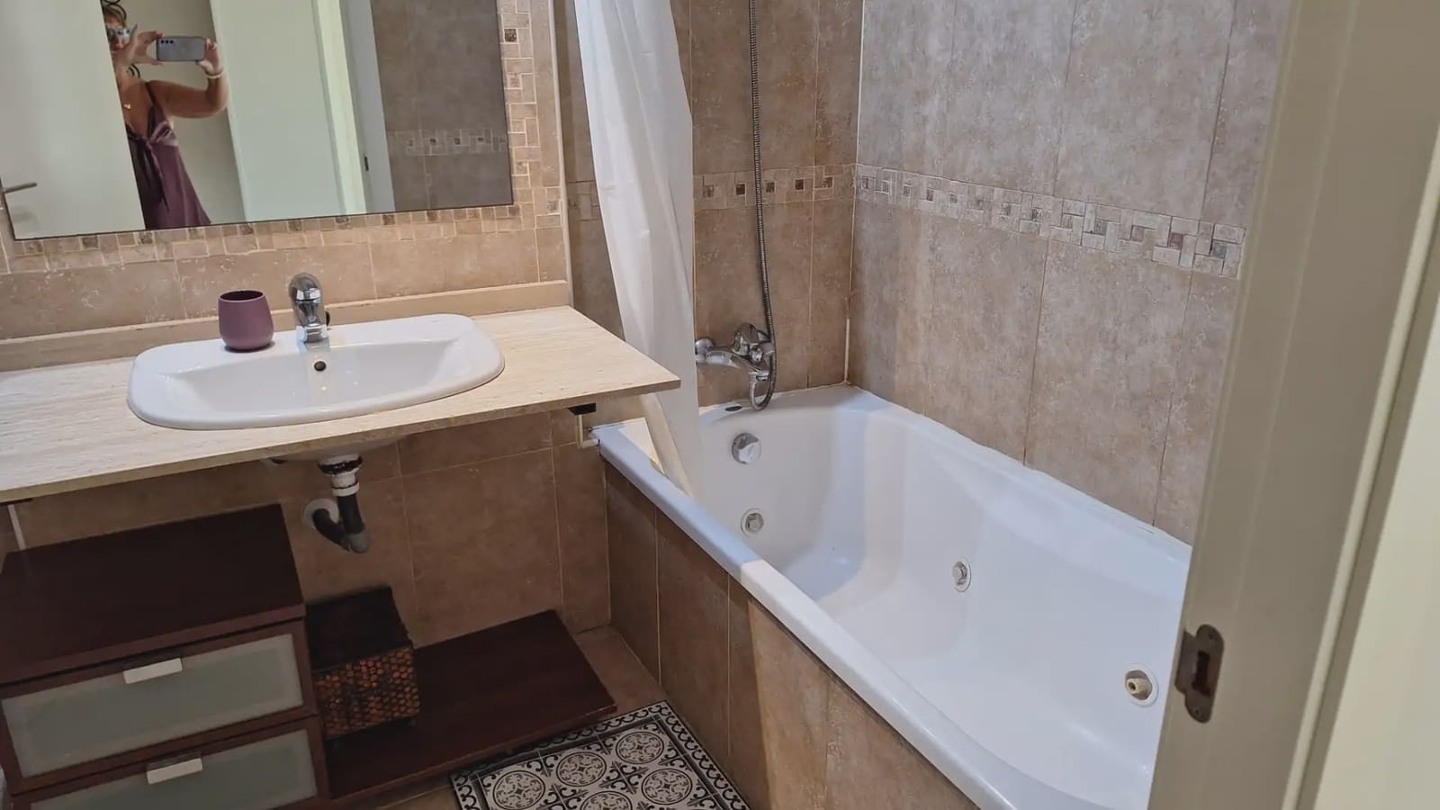 1 makuuhuone Asunto vuokrattavana paikassa Alicante kaupunki mukana uima-altaan 
autotalli - 1 360 € (Ref: 9889613)
