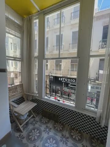 3 bedroom Flat for sale in Mercado, Alicante / Alacant city - € 425,000 (Ref: 9895655)