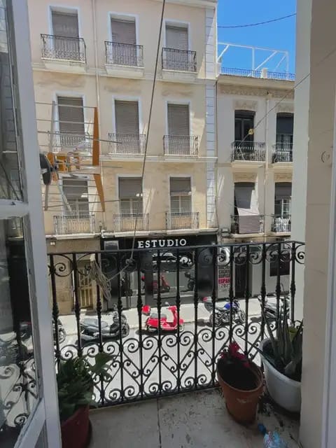 3 bedroom Flat for sale in Alicante / Alacant city - € 425,000 (Ref: 9895655)