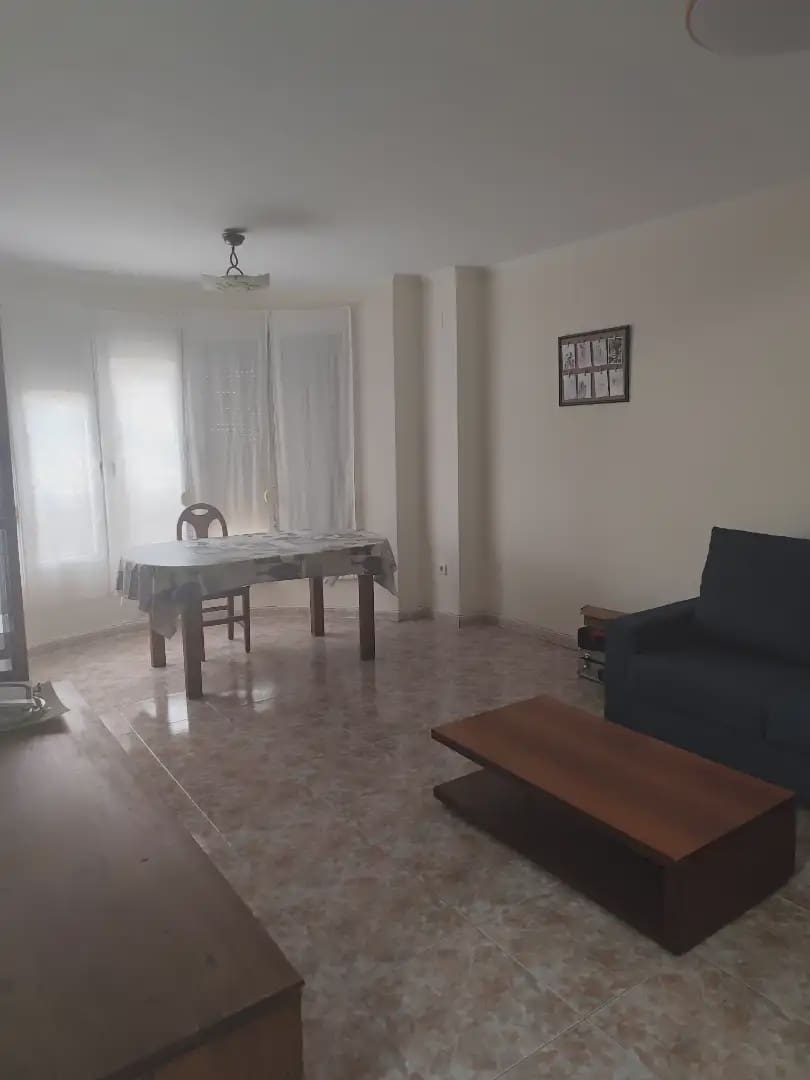 Appartement de 3 chambres à louer à Alicante ville avec piscine garage - 950 € (Ref: 9898606)