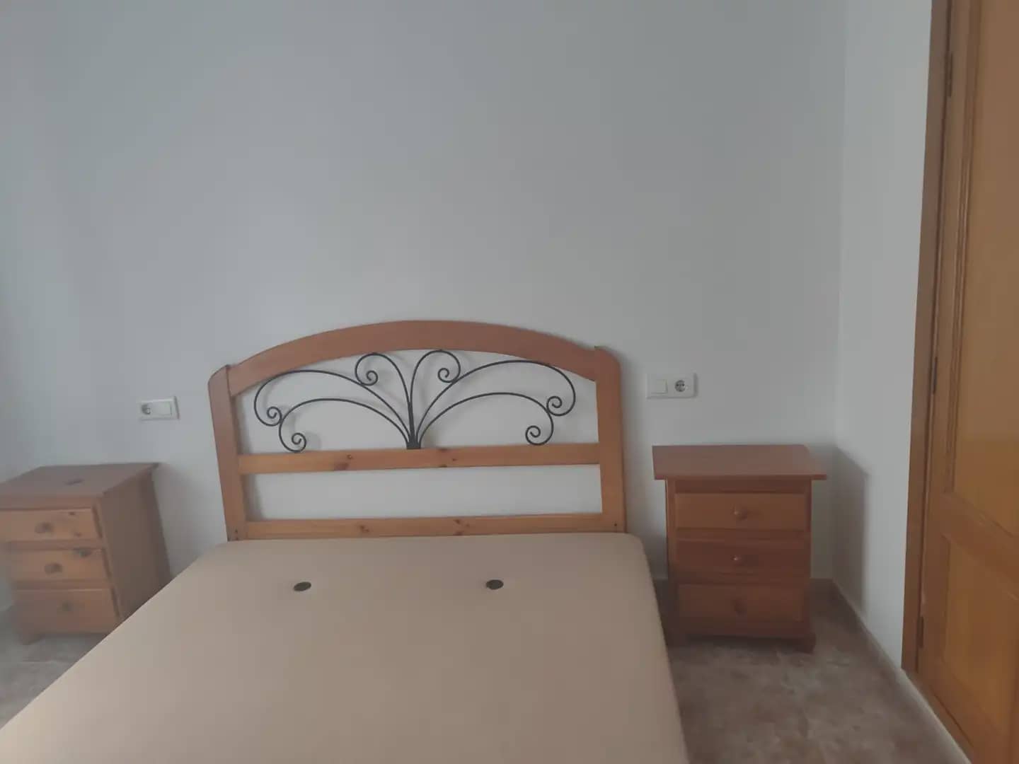 Appartement de 3 chambres à louer à Alicante ville avec piscine garage - 950 € (Ref: 9898606)