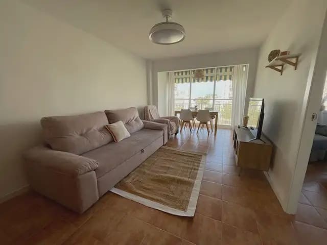 Appartement de 2 chambres à louer à Alicante ville avec piscine - 1 000 € (Ref: 9915056)