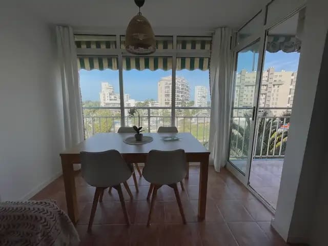 2 Zimmer Wohnung zu vermieten in PAU, Alicante / Alacant Stadt mit Pool - 1.000 € (Ref: 9915056)