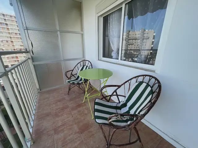 2 Zimmer Wohnung zu vermieten in PAU, Alicante / Alacant Stadt mit Pool - 1.000 € (Ref: 9915056)
