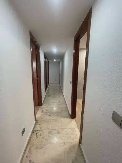 4 sovrum Lägenhet att hyra i Alicante stad med garage - 2 000 € (Ref: 9915057)