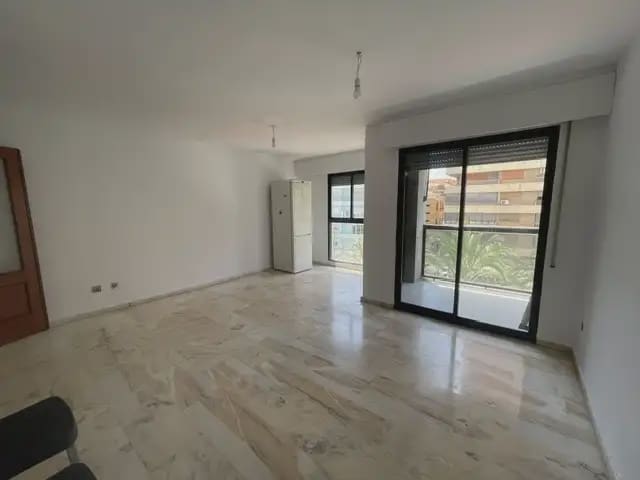 4 sovrum Lägenhet att hyra i Alicante stad med garage - 2 000 € (Ref: 9915057)