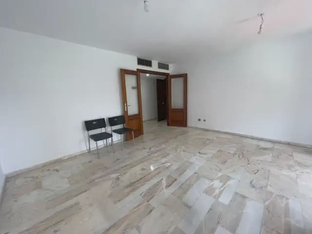 4 sovrum Lägenhet att hyra i Barrio del Centro, Alicante stad med garage - 2 000 € (Ref: 9915057)