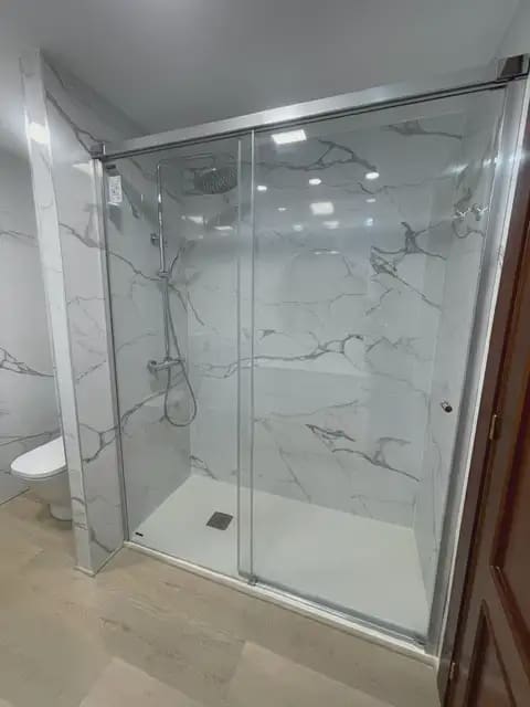 4 sovrum Lägenhet att hyra i Alicante stad med garage - 2 000 € (Ref: 9915057)