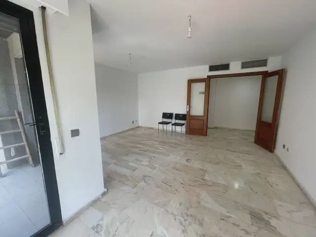4 sovrum Lägenhet att hyra i Alicante stad med garage - 2 000 € (Ref: 9915057)